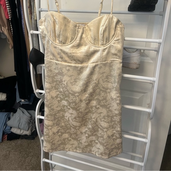 Princess Polly dress worn for a Christmas party - Picture 1 of 2